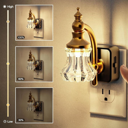 Antike Wandleuchte – Klassisches Steckdosenlicht im Vintage-Messing-Design